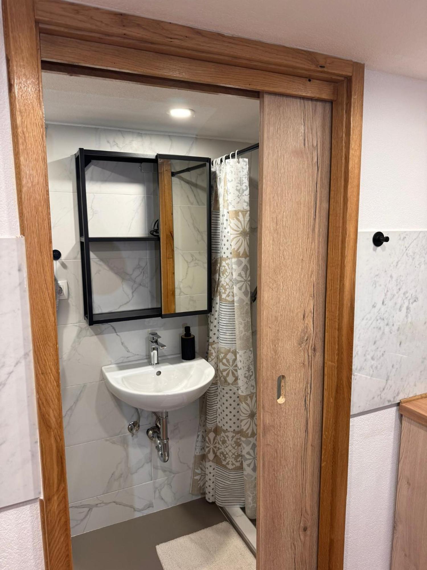 Zenroom Apartments Ljubljana Ngoại thất bức ảnh